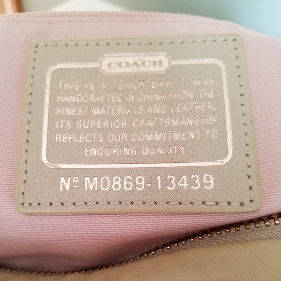 Like new! Beige And Gold Coach signature purse - Picture 10 of 10